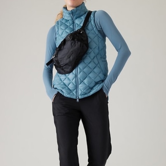 Excursion Large Belt Bag Black Like New - Picture 3 of 11